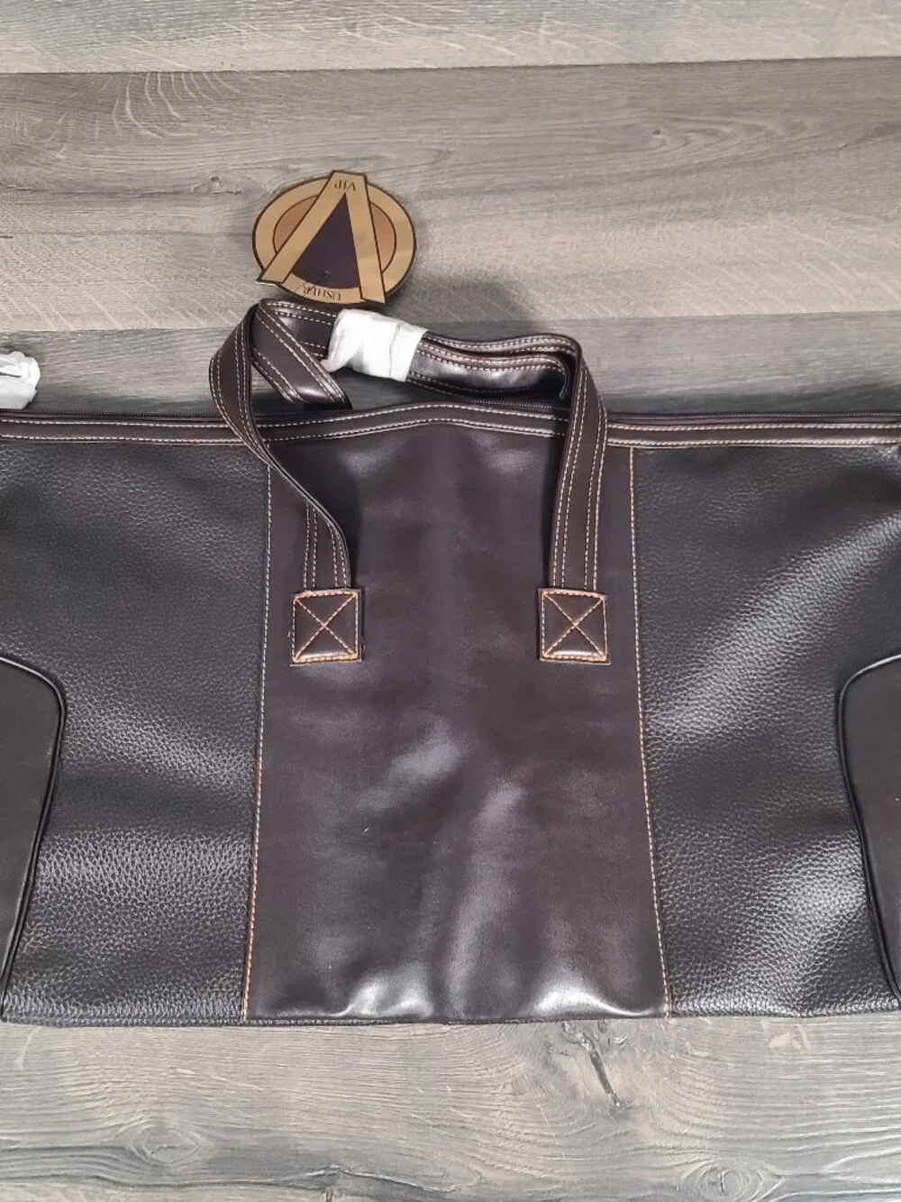 Usher VIP Brown Duffel Bag Large Weekend Zip Close Luggage Suitcase NWT 14